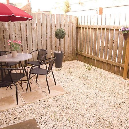 York City Centre, Recently Renovated 2 Bedroom Flat Екстер'єр фото