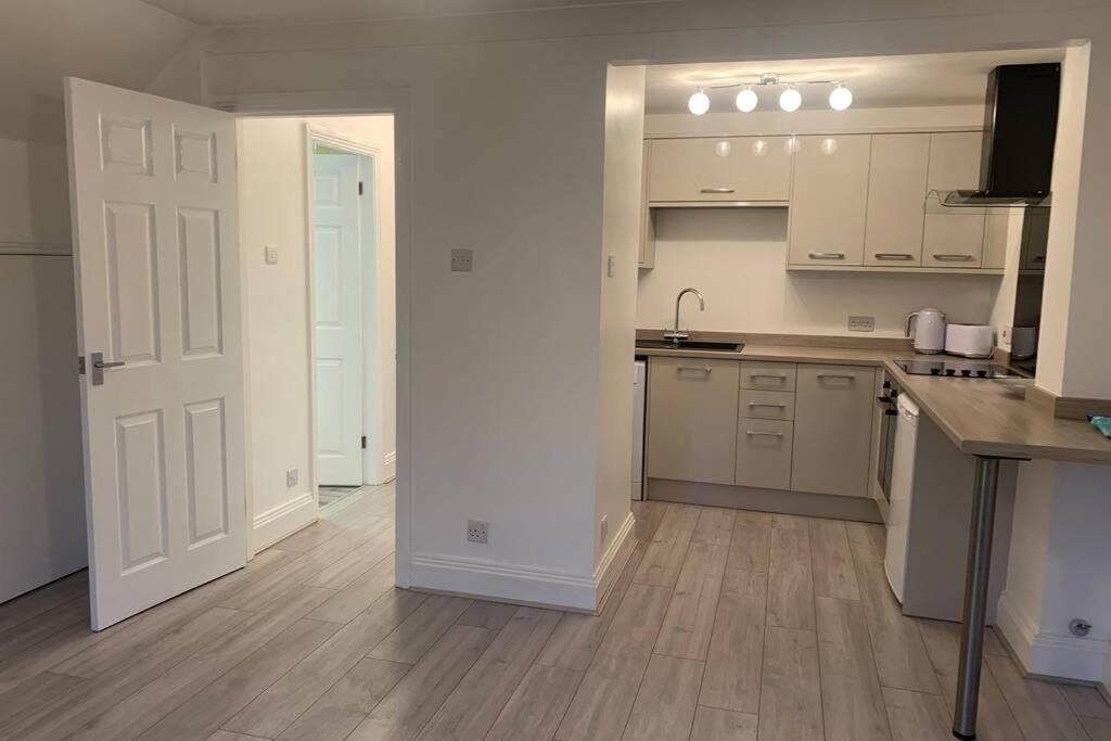 York City Centre, Recently Renovated 2 Bedroom Flat Екстер'єр фото